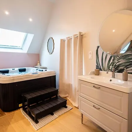 Apartment Le Cocon Avec Jacuzzi Privatif Normandie *
